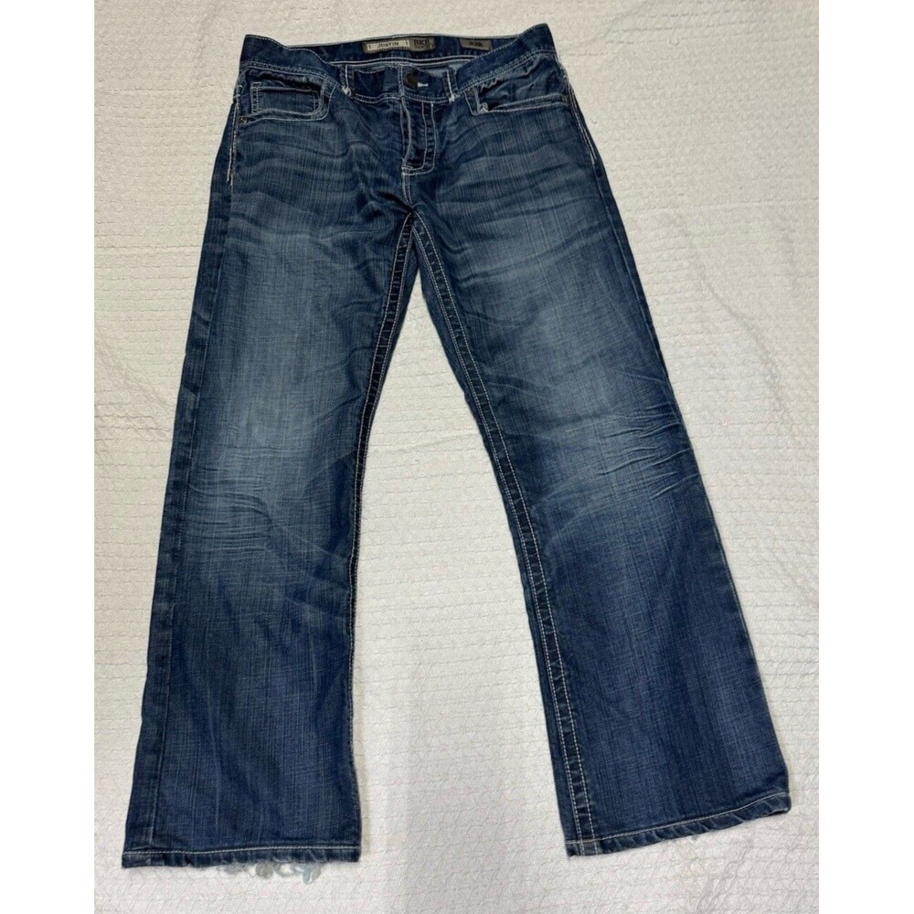 BKE Denim Justin 32R Medium Wash Jeans Thick Stitching SMALL HOLE BACK POCKET